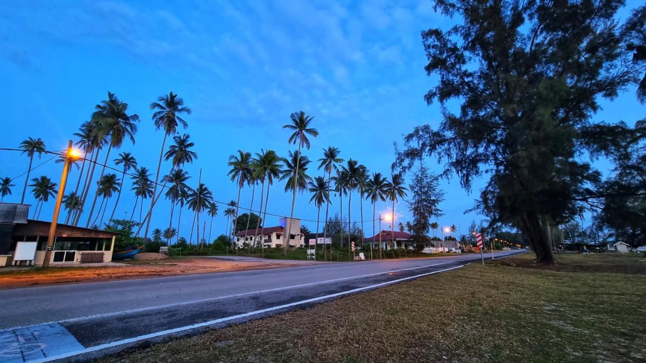 Hotel Rumah Tamu Tepi Pantai Dungun Esterno foto