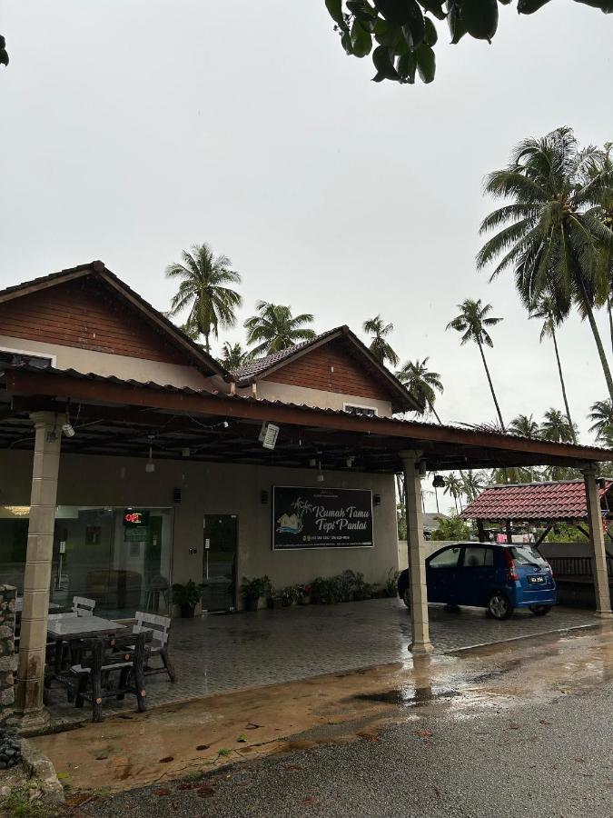 Hotel Rumah Tamu Tepi Pantai Dungun Esterno foto