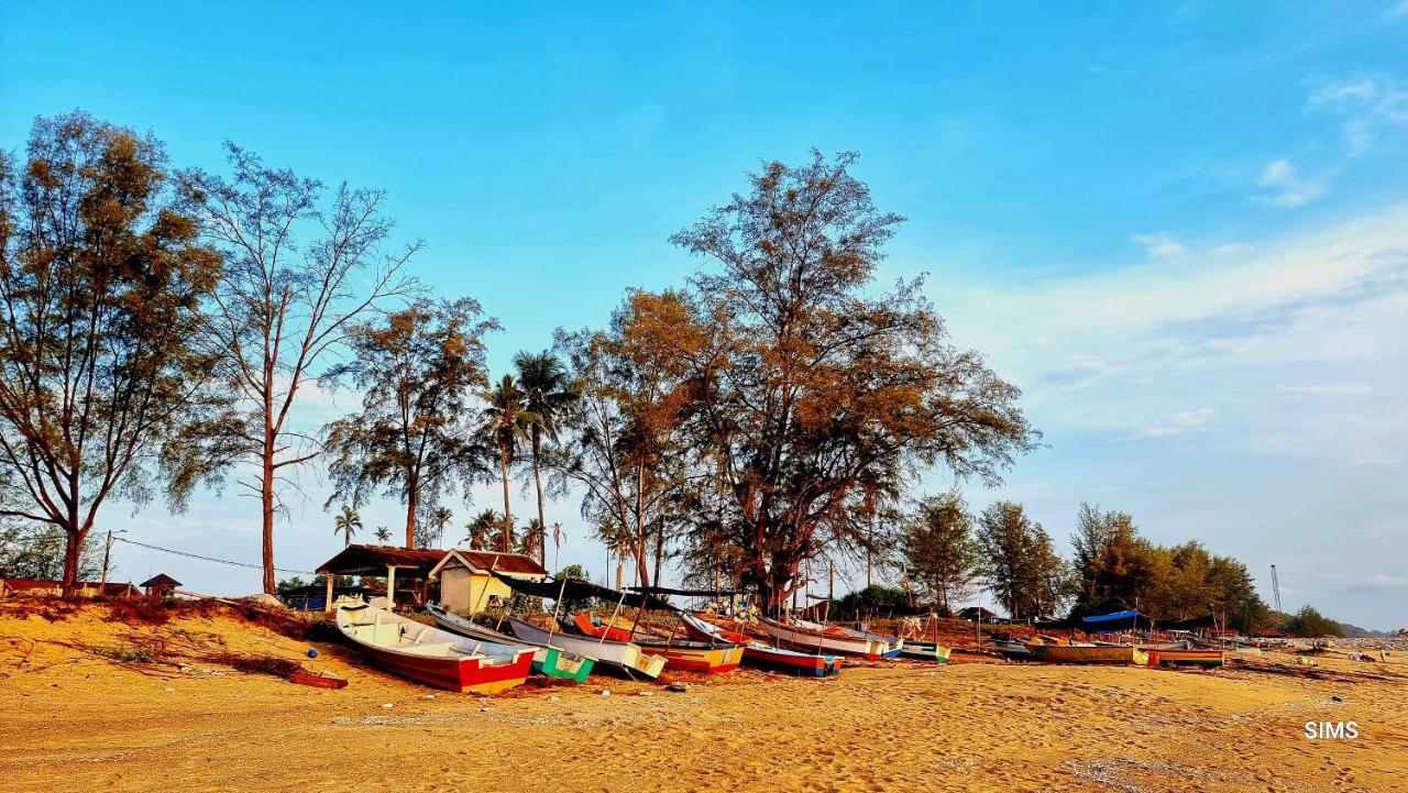 Hotel Rumah Tamu Tepi Pantai Dungun Esterno foto