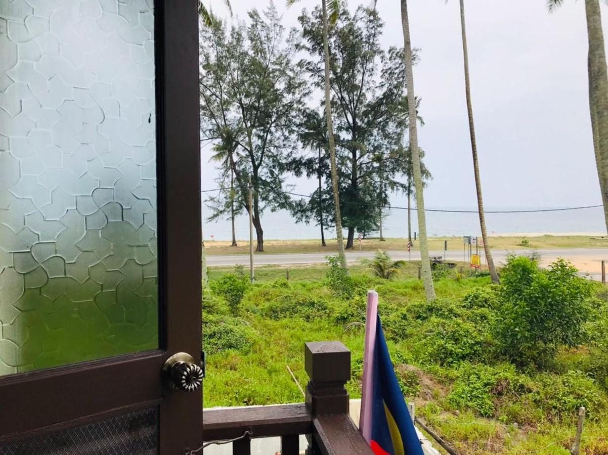 Hotel Rumah Tamu Tepi Pantai Dungun Esterno foto